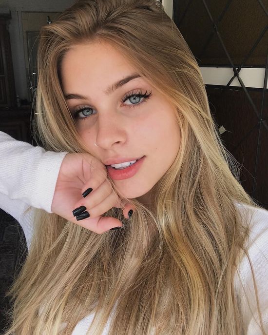 Maria Costa